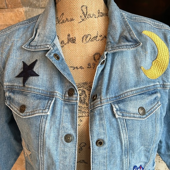 Guess cropped raw hem 3/4 sleeve hippie patches star cactus peace jean jacket - Picture 2 of 16